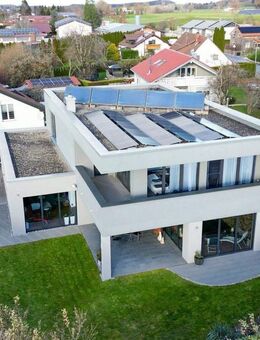 Exklusive Villa mit Indoor- & Outdoor-Pool, Smart-Home-Ausstattung und durchdachtem Raumkonzept - Schlier