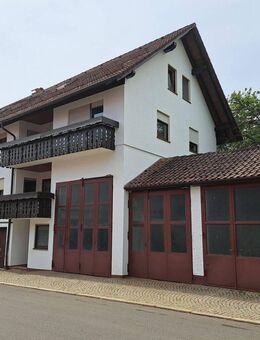 Wohnen und Arbeiten: Großzügige Wohnung und 3 Werkstatthallen - Ihre Chance in Göttelfingen! - Seewald