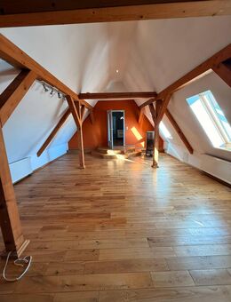 Exklusive Dachgeschosswohnung mit Kamin, Balkon und Designerküche – 133?m² purer Wohnkomfort - Arnstadt