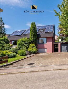 Stilvoll wohnen mit offener Raumhöhe, Kamin, Garage und Einliegerwohnung - Ihr Zuhause in Häslach - Walddorfhäslach