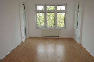 GROßZÜGIGE HELLE 3-Zimmer-Wohnung nahe Lehnitzsee