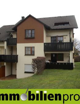 52149 - Ruhige 2-Zimmer-Wohnung mit Loggia, Einbauküche und Carport - Bad Steben