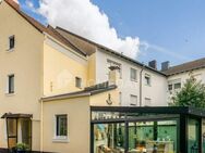 Charmantes Einfamilienhaus mit Nebenhaus und idyllischem Hof: Viel Potenzial für Ihre Wohnträume - Euskirchen