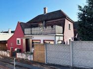 Kleines Häuschen mit sep. Einliegerwohnung in zentrumsnaher Lage von Kitzingen ! - Kitzingen