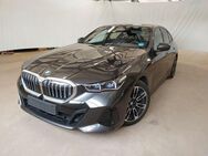 BMW 520, d A M Sportpaket G60, Jahr 2023 - Paderborn