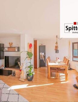 Gut vermietete 3-Zimmer-Wohnung mit Balkon und Garage! - Schramberg