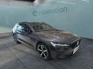 Volvo V60, Plus Dark, Jahr 2023 - München