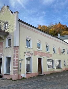 Denkmalgeschütztes, historisches Wohn- und Geschäftshaus im Herzen von Riedenburg - Riedenburg