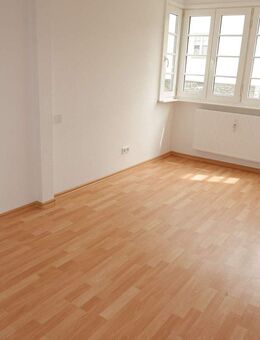Laminat+Balkon+Bad mit Wanne - Frei ab 1.2.26 - Chemnitz