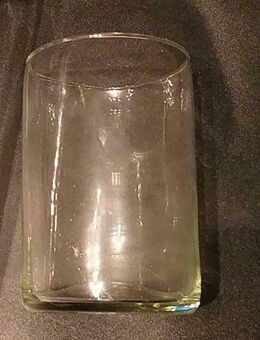 Vase aus Glas 15 cm hoch - Essen
