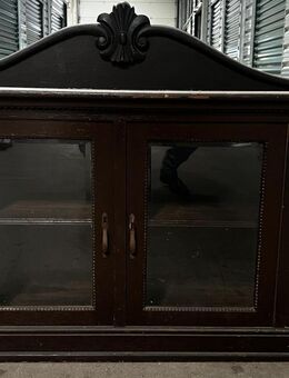 kleiner Massivholz - Schrank mit Glasfront - Burgdorf (Landkreis Region Hannover)