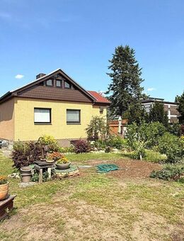 Familienanwesen bestehend aus 2 Einfamilienhäusern mit Garten - Berlin