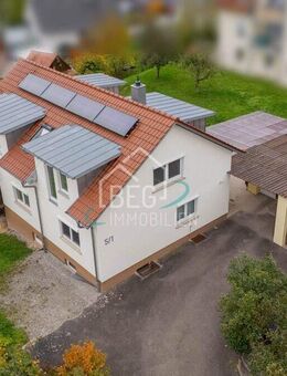 Gepflegtes Zweifamilienhaus mit modernem Dachgeschoss und großem Garten - Gaildorf