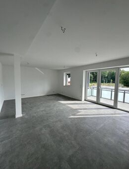 Erstbezug im Denkmalobjekt! Traumhafte 3 R Wohnung mit großem Balkon! - Glauchau