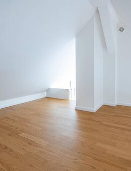 Wohnen im Schillerkiez: Sonnige Dachgeschosswohnung mit Galerie - Erstbezug nach Sanierung - Berlin
