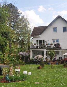 Freistehende, großzügige Altbauvilla auf großem, parkartigen Gartenareal - Düsseldorf