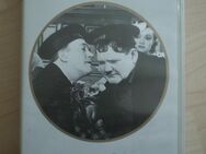 2 VHS Videos Videokassetten Laurel & Hardy Dick und Doof Stan & Ollie zusammen 4,- - Flensburg
