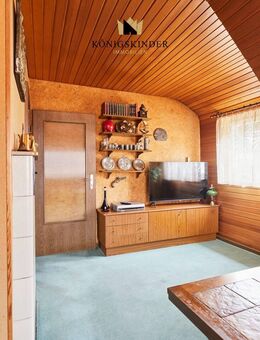Gepflegte 3 Zimmer-Dachgeschoß-Wohnung in Esslingen am Neckar - Esslingen (Neckar)