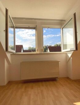 Schöne 3-Raum-Dachgeschoss-Wohnung in Untermaßfeld zu vermieten ! - Untermaßfeld