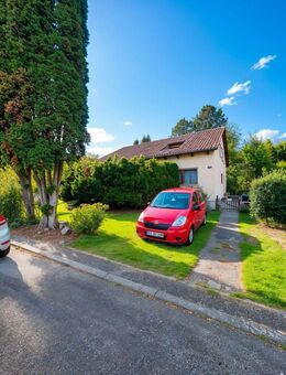 Vermietetes Zweifamilienhaus mit Potenzial - Platz für Familien, Kapitalanleger und Zukunftsideen - Backnang