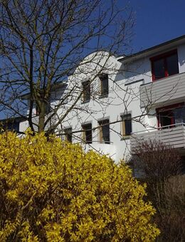 Ab 1.10.25! 2-Raumwhg. mit kleinem Balkon und TG-Stellplatz in exclusiver Randlage in Zwickau-Weißenborn! - Zwickau