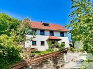 Gepflegte Dachgeschosswohnung mit Charme - 2,5 Zimmer in Saldenburg/ Nähe Tittling! - Saldenburg