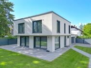 moderne Villa mit hochwertiger Ausstattung auf einem schönem Eckgrundstück in ruhiger Wohnlage - Ottobrunn