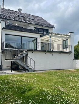 Wunderschöne sanierte Wohnung mit großem Balkon, Garten und viel Platz im Herzen von Much! - Much