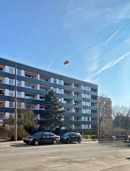NÜRNBERG-WÖHRD: GEPFLEGTE 3-ZI-ETW NAHE WÖHRDER SEE UND TH MIT EINBAUKÜCHE UND GROSSEM WEST-BALKON - Nürnberg