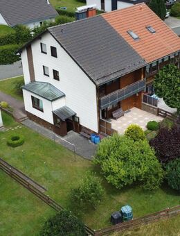 Nähe Bad Steben !! Einladende Doppelhaushälfte mit Garage und wunderschön angelegtem Garten - Geroldsgrün