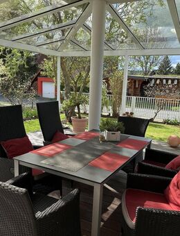 Schönes freistehendes Einfamilienhaus mit Garage und Carport in ruhiger Feldrandlage - Blankenhain