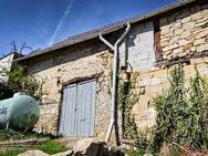 Uriges kleines Tuffsteinhaus mit Scheune und Innenhof - Volkesfeld