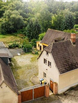 Wohnen im Drei-Seitenhof: Einfamilienhaus mit 150 m² und familiengerechtem Grundriss - Halle (Saale)