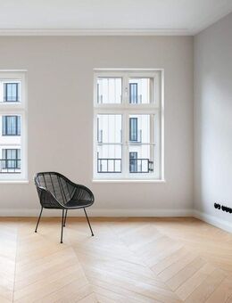 Elegante 2-Zimmer-Wohnung im historischen Stuckaltbau in prominenter Lage am Spreekanal - Berlin