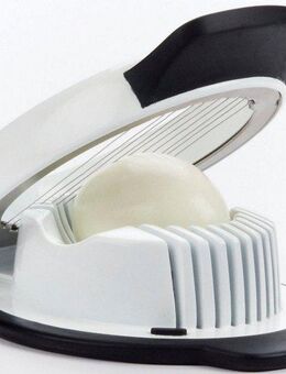 OXO Good Grips Eierschneider, zum schnellen und einfachen Schneiden von hartgekochten Eiern