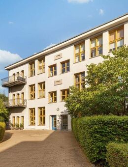 Exklusive Designerwohnung mit Loftcharakter und Privatgarten in denkmalgeschützten Puccini-Hofgärten - Berlin