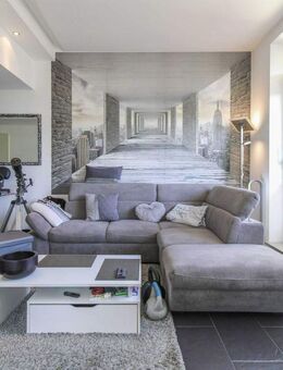 Gesamtfläche ca. 95 m²: Lichtverwöhnter 2,5-Zimmer-Maisonettetraum mit 2 Balkonen in ruhiger Lage - München