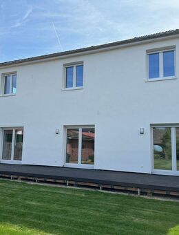 Niedrigenergiehaus Energieklasse A+. Besondere Reihenhäuser mit Gartenanteil in zentraler, guter Lage im Erstbezug! - Bad Bevensen