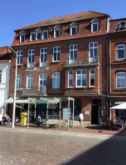 Große, schöne, sehr gepflegte 5 Zimmer Altbauwohnung im Herzen von Ratzeburg - Ratzeburg