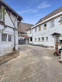 Sanierungsbedürftiges Einfamilienhaus mit 3-Seiten-Hof & Gewölbekeller - für Handwerker & Visionäre - Alzey