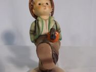 Goebel Figur Nr. 79 "Hinaus in die Ferne" / Globe Trotter aus den 1990er Jahren - Zeuthen