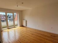 Frisch gestrichen - Balkonwohnung zum 15.07.2025 - Kiel