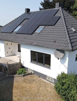 Provisionsfrei: Modernisiertes Einfamilienhaus Wärmepumpe, Photovoltaik, Feldrandlage - Uetze