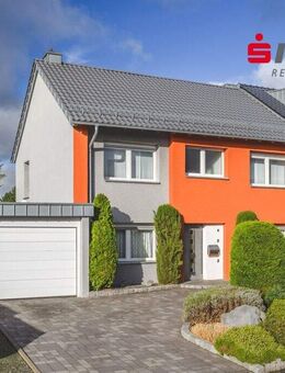 Teutsiedlung! Aufwendig saniertes Zweifamilienhaus mit fünf Garagen und Südgarten - Würselen