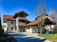 Wohnen mit Perspektive: Vielseitiges Zuhause mit separater Dachgeschosswohnung in Bogen - Bogen
