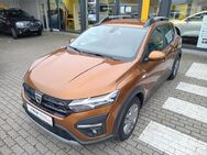 Dacia Sandero, Stepway III Comfort TCe 90, Jahr 2022 - Kaltenkirchen