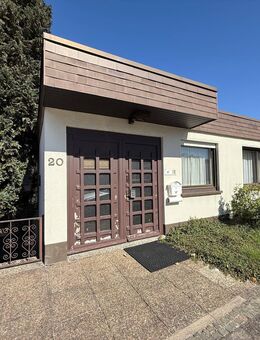 Saarbrücken ( oberer ) Rastpfuhl 1-Fam. Bungalow + 2 Garagen - Saarbrücken