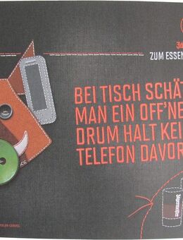 Jägermeister - Platzdeckchen aus Papier 38,5 x 26,8 cm - Bei Tisch schätzt Man EIN Off´NES Ohr, Drum Halt kein Telefon Davor - Doberschütz