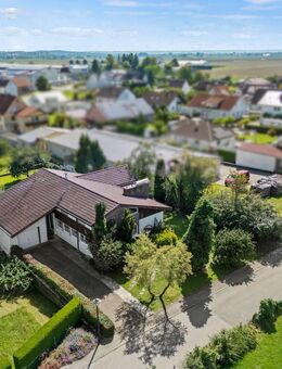 Wohnen auf einer Ebene! Charmanter Bungalow mit zusätzlichem Baugrundstück in bevorzugter Wohnlage - Kirchberg (Iller)