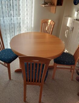 Esstisch ausziehbar mit 4 Stühlen (Farbton Erle / guter Zustand) - Bad Homburg (Höhe)